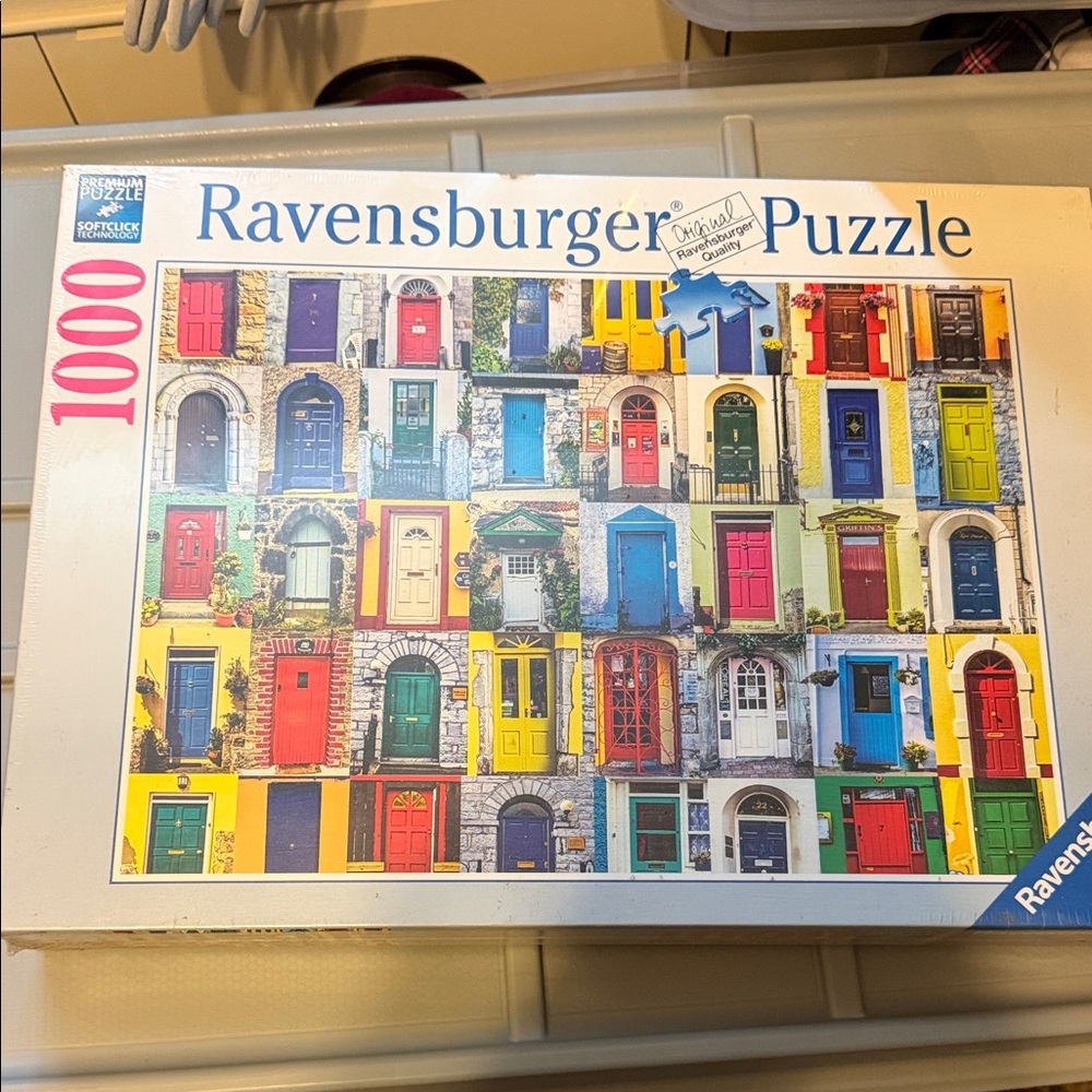Ravensburger Vibrant Doors Puzzle 1000 pc